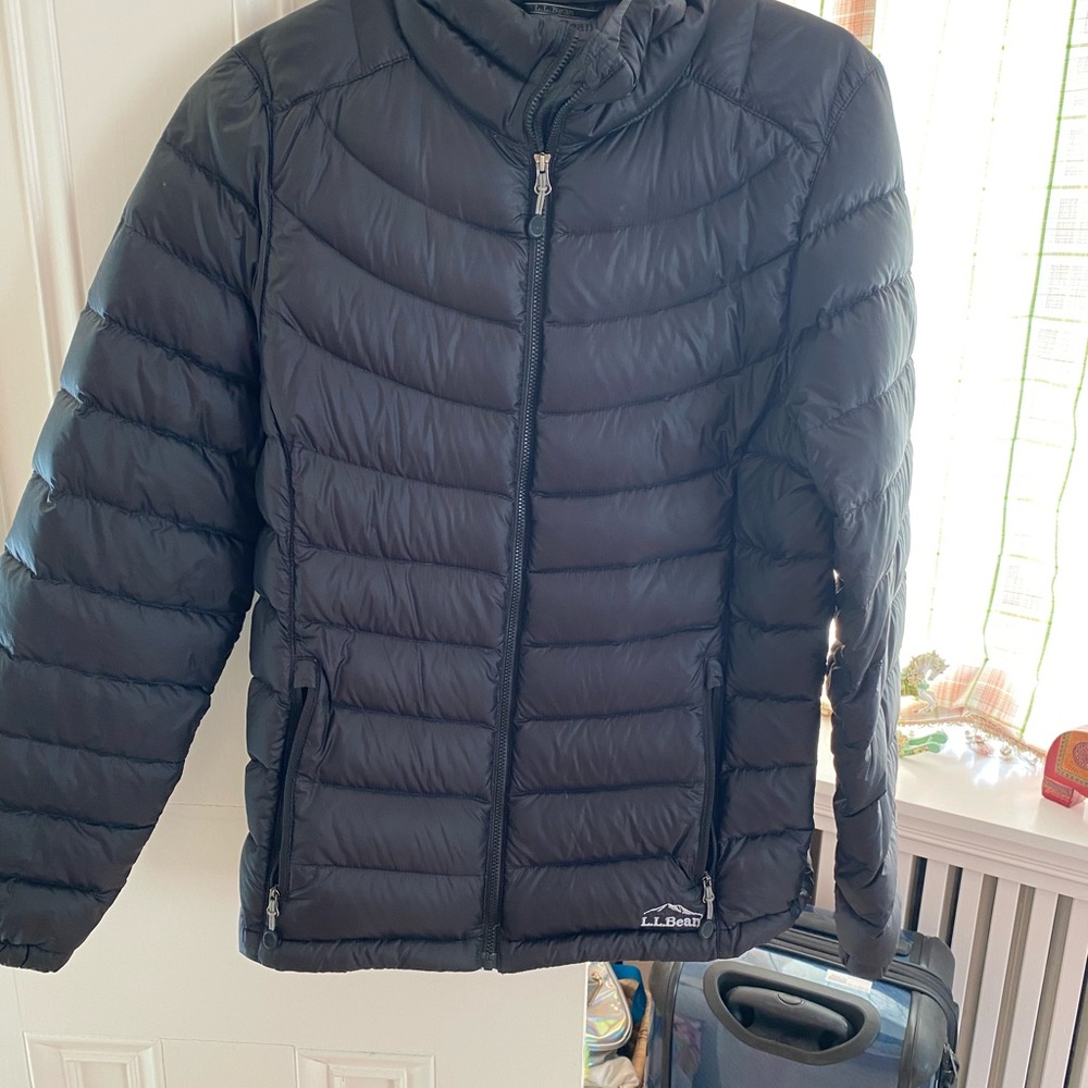 L.L. Bean Black zip up puffy puffer jacket